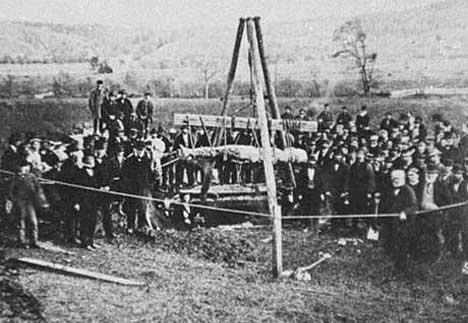 Cardiff Giant being exhumed